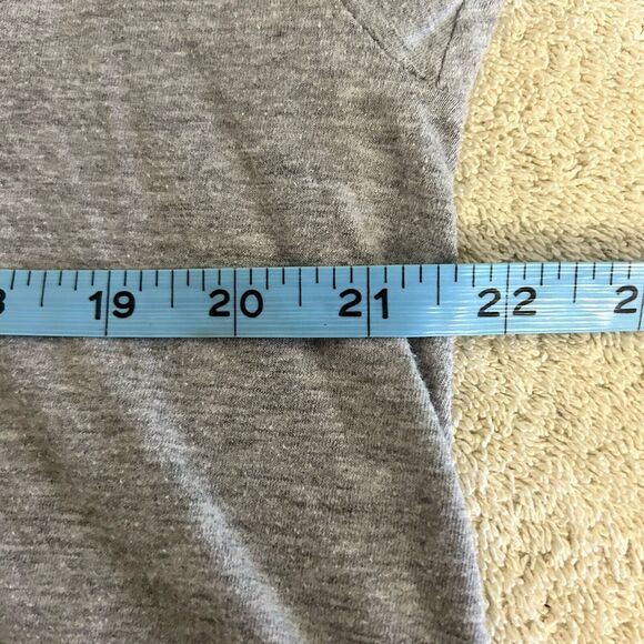 Boston Celtic's Men's Size Large Gray T-Shirt Classis Leprechaun Logo - Picture 4 of 4